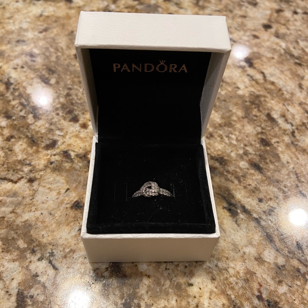 Pandora Love Knot